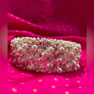 Glamorous Pearl and gemstone bracelet